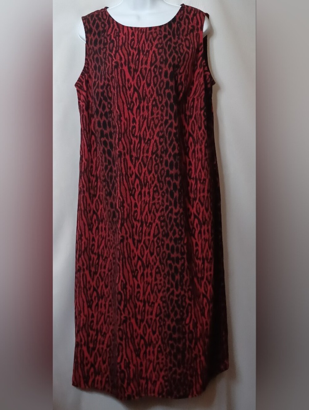 Virgo Women's Red and Black Animal Print Midi Dress. Size 14.